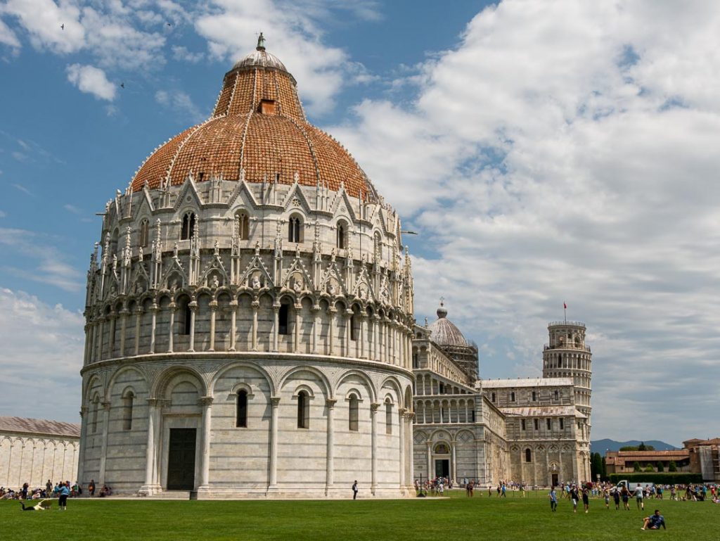 Edificios en la plaza de los milagros, Pisa